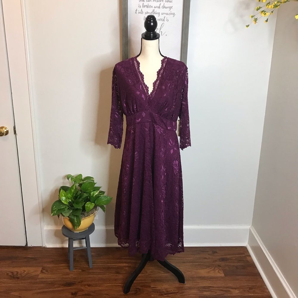 KIYONNA • SIZE: 2X (18-20) • BEAUTIFUL BERRY LACE COCKTAIL DRESS